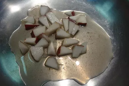 Салат в ананасе с грушевым сиропом с usa pears and grapes from california. ура!!! я нашла их!: шаг 8