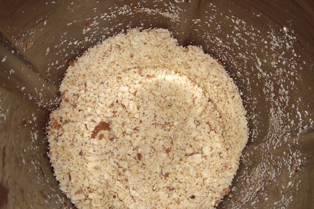 Фруктовый торт на корже из орехов, изюма и фиников: шаг 4