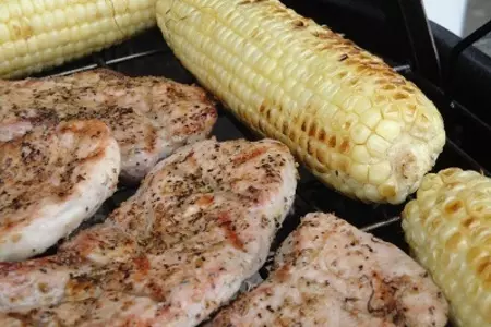Свинина с фенхелем под чесночным соусом с кукурузой: шаг 4