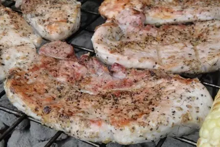 Свинина с фенхелем под чесночным соусом с кукурузой: шаг 5