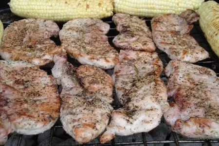 Свинина с фенхелем под чесночным соусом с кукурузой: шаг 6