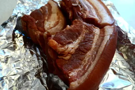Свинная грудинка в луковой шелухе(репетиция к празднику): шаг 1