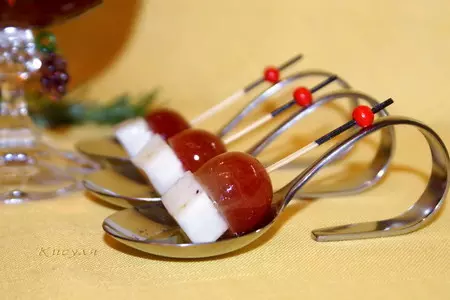 Виноград маринованный с сыром: шаг 8