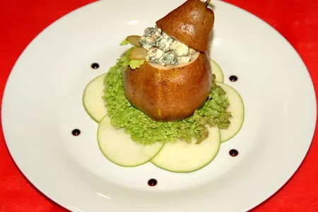 Бера фаршированная голубым сыром, виноградом и орешками: шаг 6