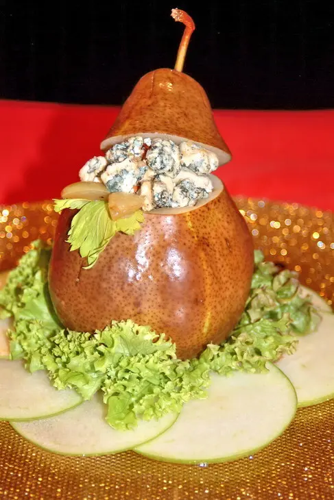 Бера фаршированная голубым сыром, виноградом и орешками: шаг 7