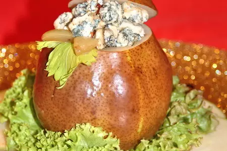 Бера фаршированная голубым сыром, виноградом и орешками: шаг 7