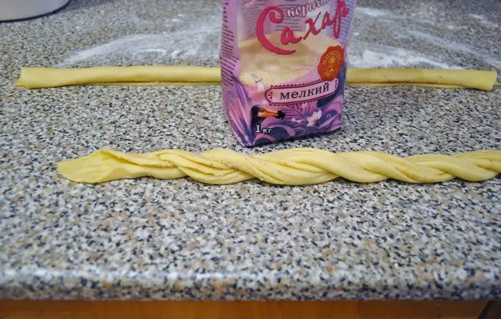 Калачики сметанные с коричневым сахаром и корицей.: шаг 6