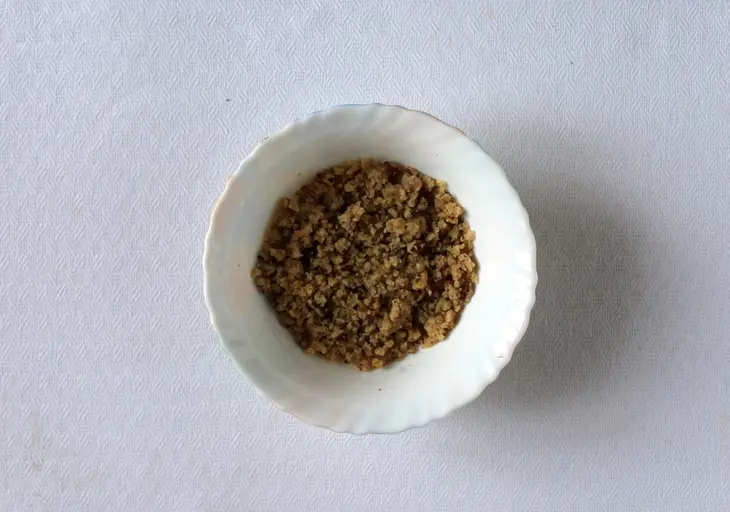 Печеное яблоко с голубым сыром и крамблом из ореха пекан: шаг 2