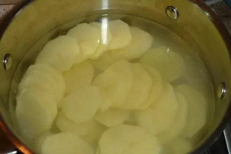 "золотые " розмариновые крылышки от петушка с картофельной запеканкой с белыми грибами: шаг 4