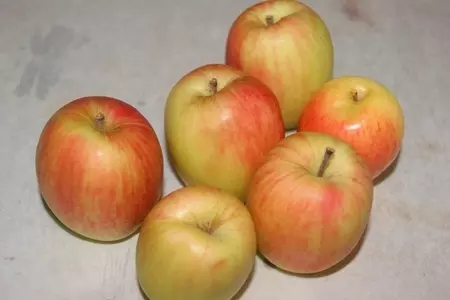 Засахаренные (карамельные) яблоки - candied apples: шаг 1