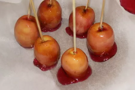Засахаренные (карамельные) яблоки - candied apples: шаг 4