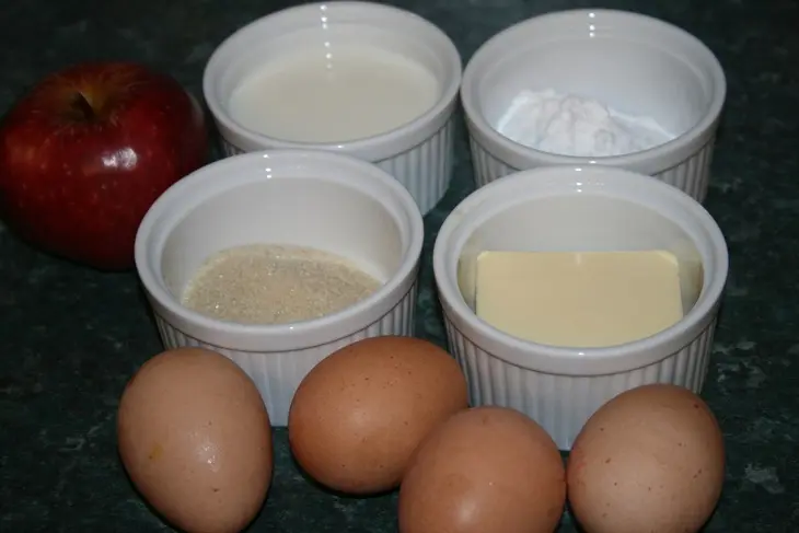 Apple soufflé omelette: шаг 1