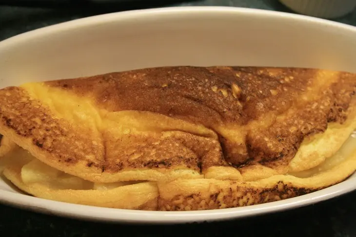 Apple soufflé omelette: шаг 7