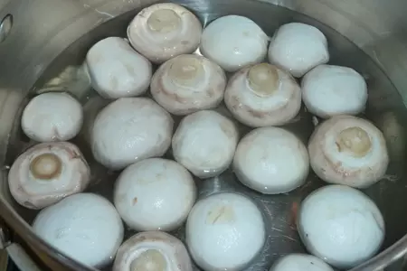 Шампиньоны маринованные " успеем за два часа до боя курантов": шаг 2