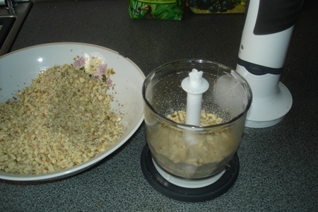 Пралине-крем-брюлле и грильяж в вафельном рожке.: шаг 1