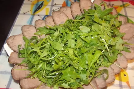 Ростбиф с руколой и пармезаном: шаг 2