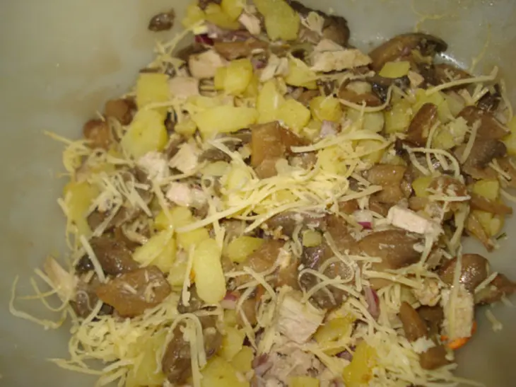 Салат с грибами и мясом: шаг 4