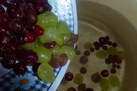 Клюквенно-виноградный компот: шаг 2