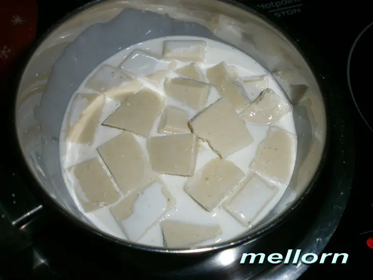 Десерт из белого шоколада с мандаринами и виноградом: шаг 1