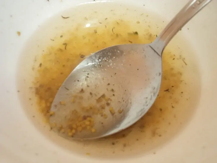 Теплый салат с копченой скумбрией: шаг 5
