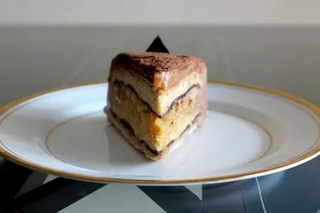 Шоколадный торт с пряными яблоками и карамелью: шаг 13