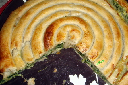 Пирог из слоенного теста со шпинатом и сыром: шаг 2
