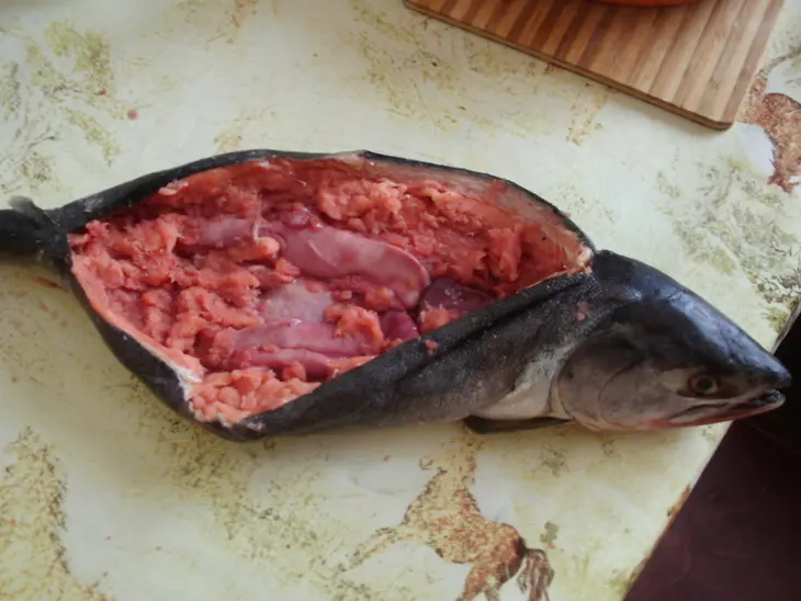 Горбуша, фаршированная овощами: шаг 1