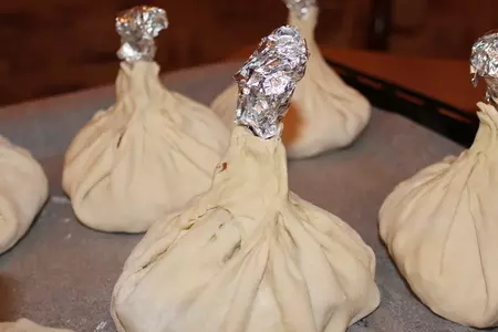 Куриная ножка в тесте, с картошкой,луком и грибами.: шаг 7
