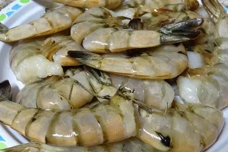 Паста с креветками и броколи: шаг 1