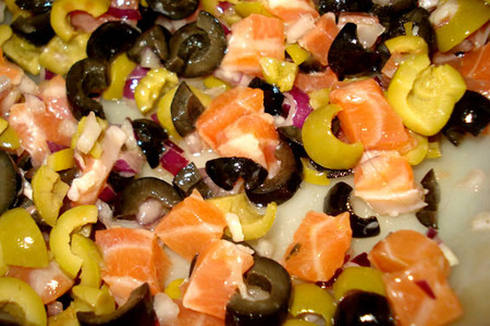 Салат из семги с оливками: шаг 3