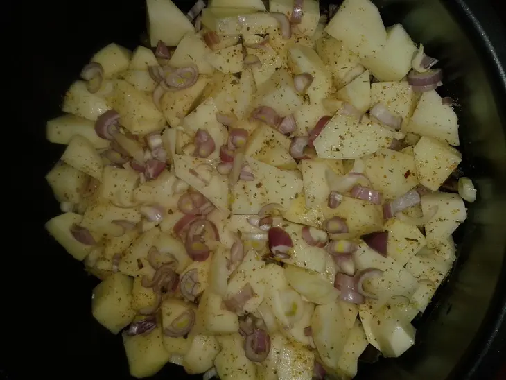 Мясо с грибами и картофелем в мультиварке: шаг 9