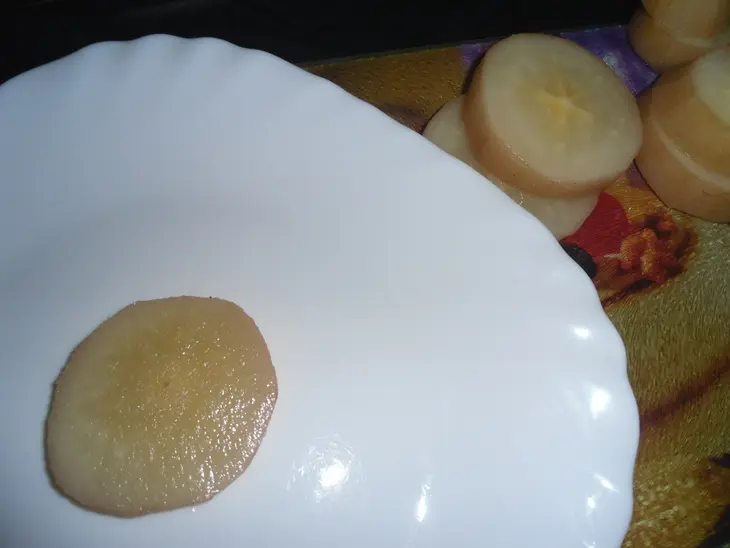 Десерт из груш, белого шоколадного ганаша и вина "the pear tower": шаг 12