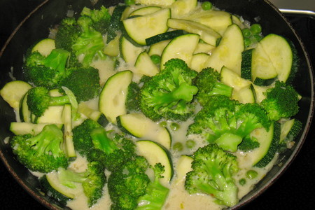 Зеленое овощное рагу в кокосовом соусе: шаг 5