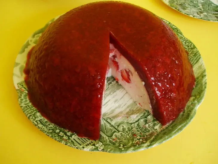 Баваро из клубники: шаг 7