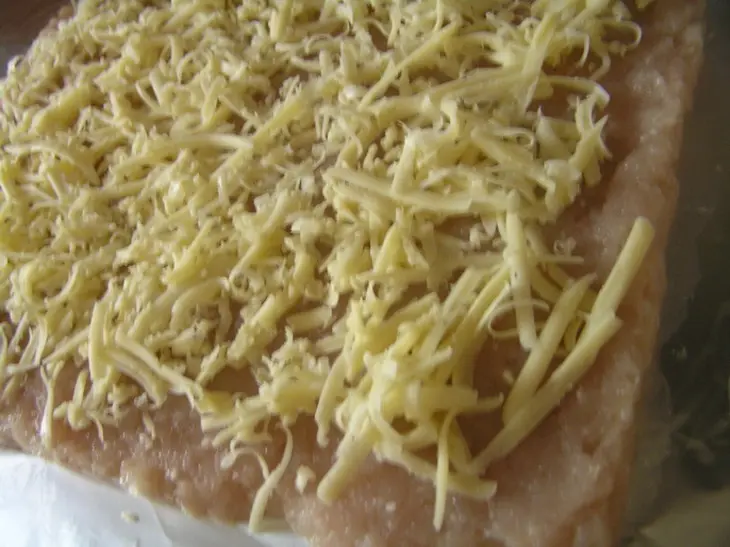 Рулет из индейки с мятным сыром и красным перцем: шаг 2