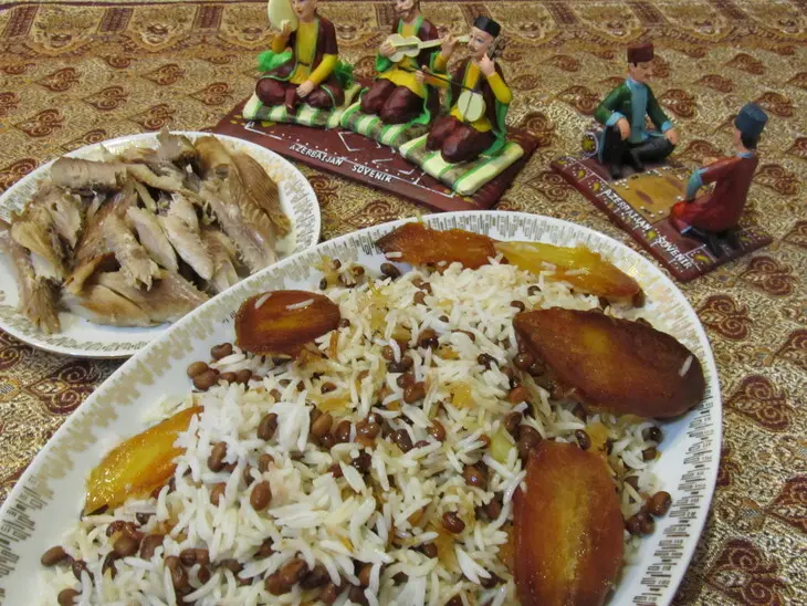 Плов с фасолью и копченой рыбой (lobyalı plov balıqla): шаг 6