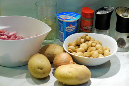 Сливочная мясная поджарка под хрустящей картофельной корочкой: шаг 1