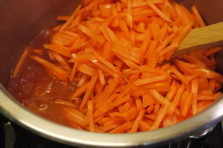Томатно-морковный суп-пюре с брынзой и кедровыми орешками: шаг 2