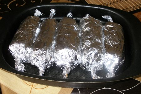 Шашлычок домашний из цуккини, обернутые в свинину под томатно-чесночным соусом: шаг 5