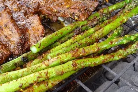 Мясо и спаржа с рисом: шаг 4
