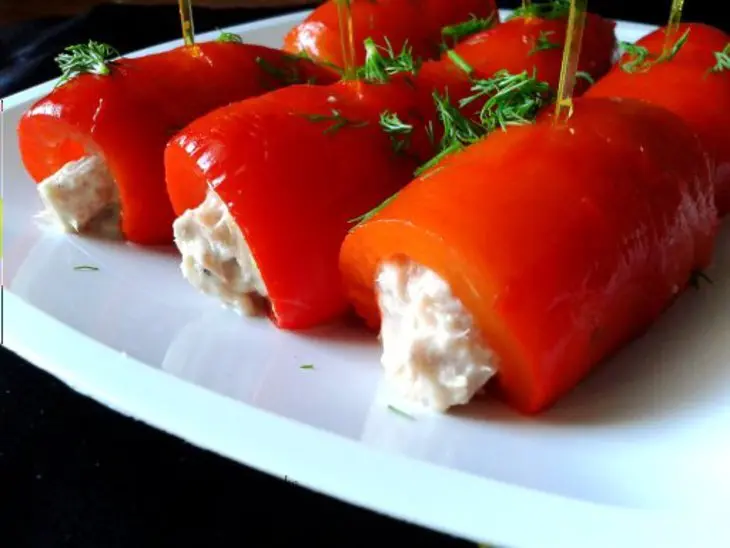 Рулетики из печеного болгарского перца...с вкусной начинкой))): шаг 8