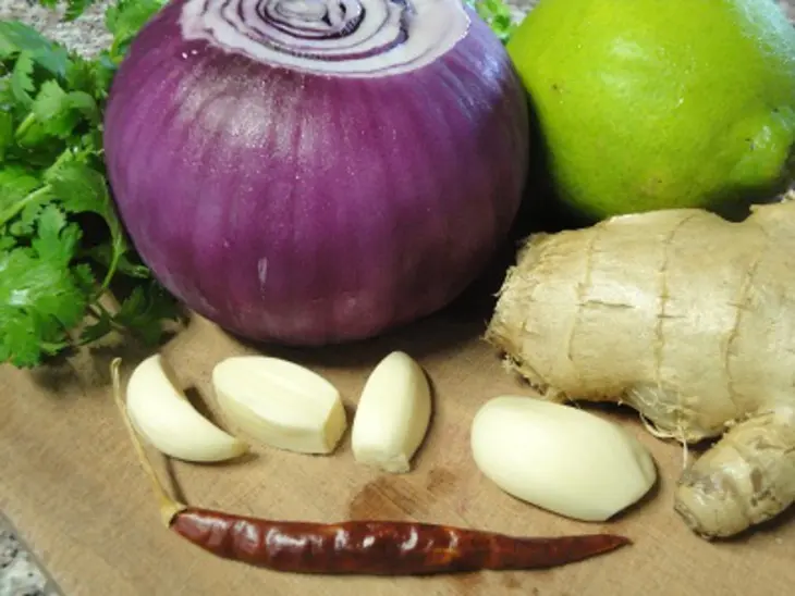 Ароматная курица под соусом: шаг 1