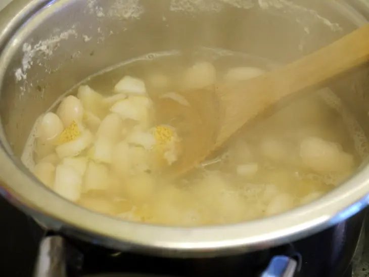 Фасолевый суп-пюре с грушей и беконом: шаг 2