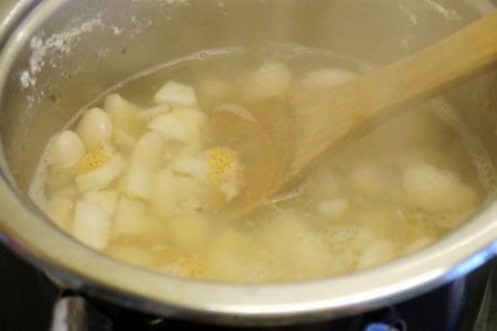 Фасолевый суп-пюре с грушей и беконом: шаг 2
