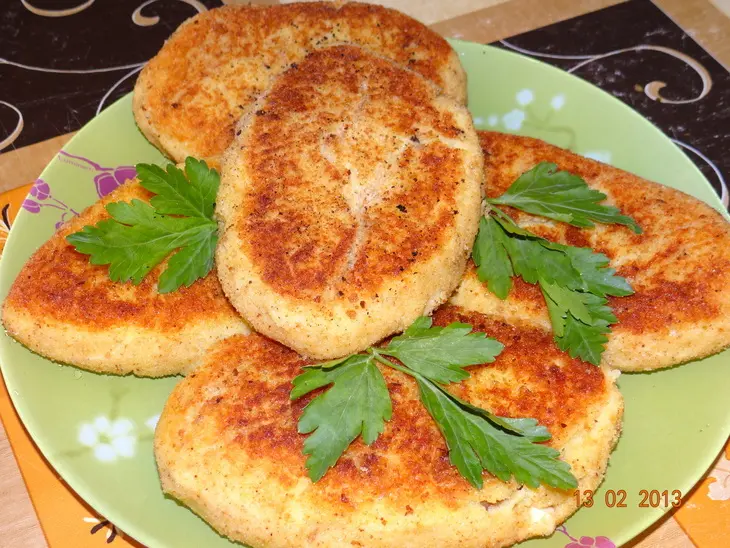 Зразы картофельные с белыми грибами и яйцом: шаг 4