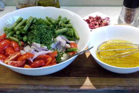 Селедочный салат с зеленой фасолью: шаг 4
