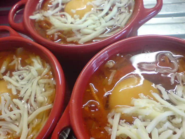 Запечённый томатный суп с яйцом и сыром: шаг 7