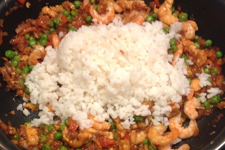 Рис по-китайски с курицей и креветками.: шаг 5