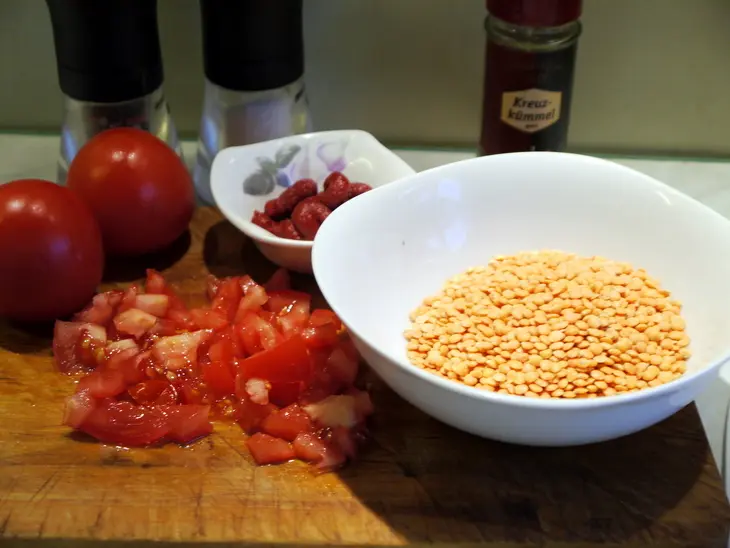 Густой куриный суп с нутом и красной чечевицей: шаг 2