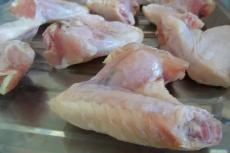 Запечённые куриные крылья: шаг 1
